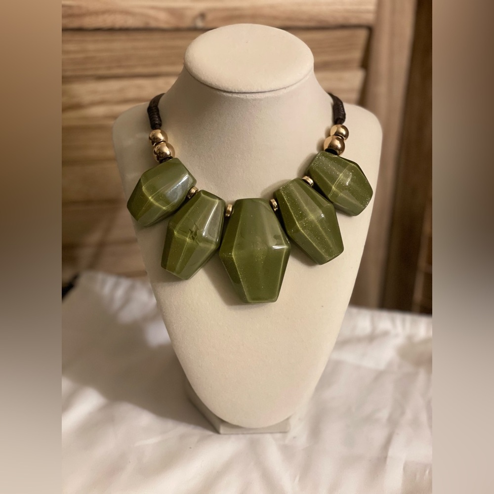 Elegant Green Statement Necklace